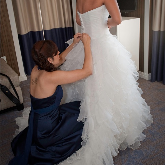Alita Graham Wedding Dress - Picture 5 of 8